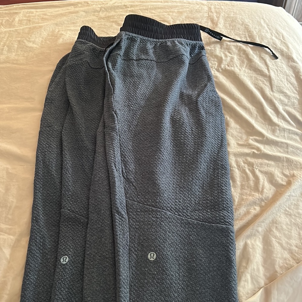 Lululemon | At ease Joggers | lightly used/mint condition
